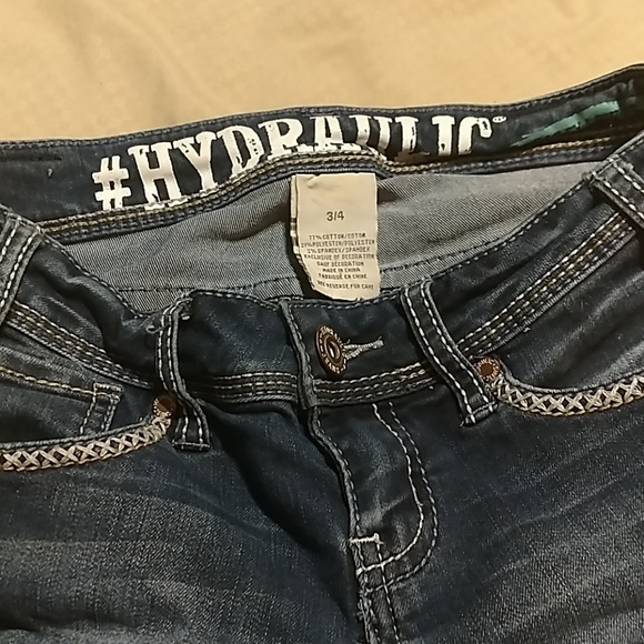 Shorts - Picture 3 of 4